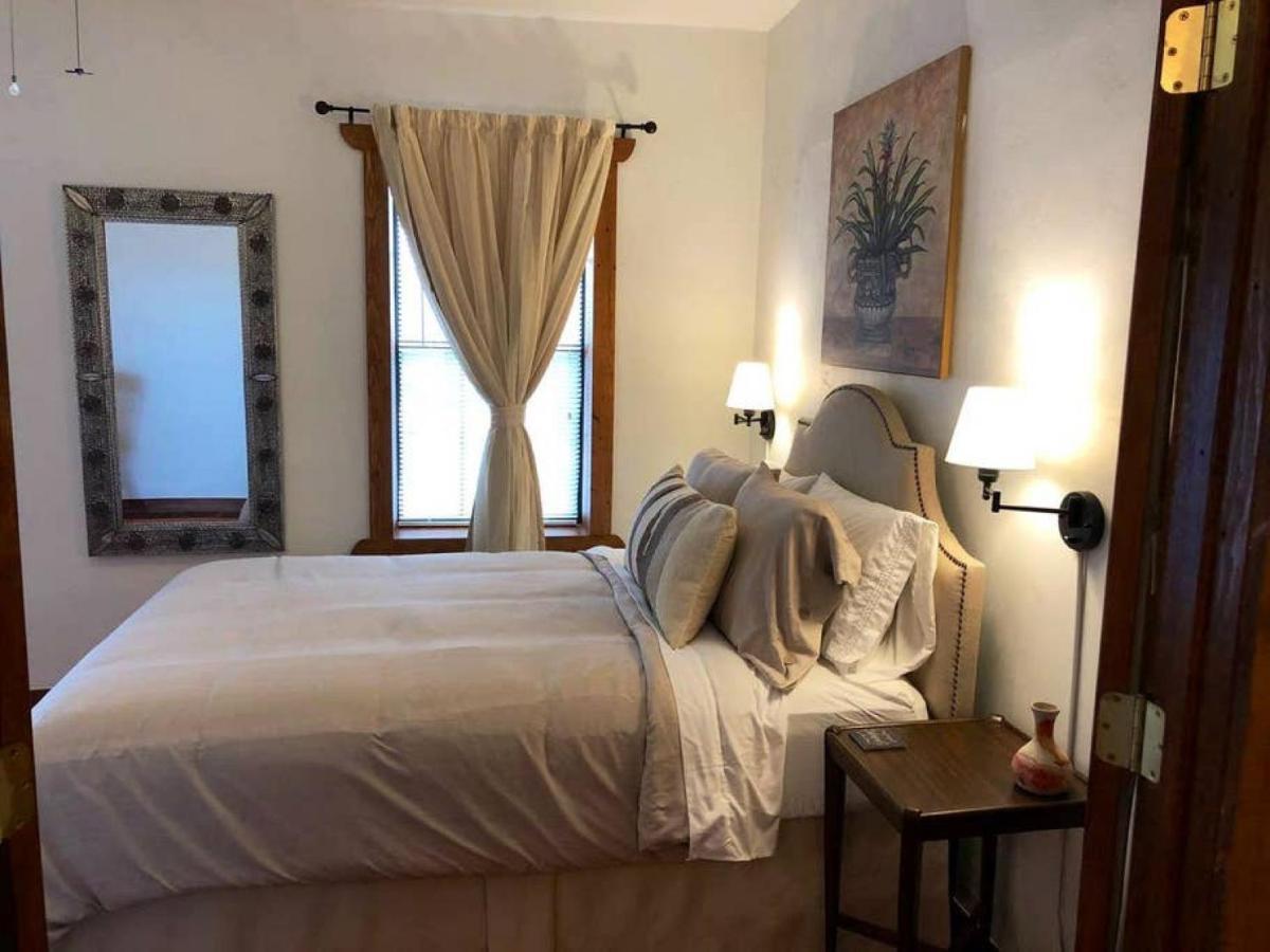 Bed and Breakfast El Viejo Adobe - Across From Sul Ross Campus Alpine Zewnętrze zdjęcie